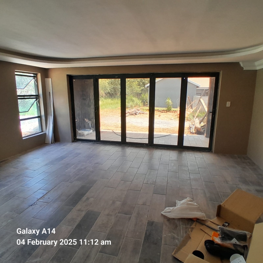 5 Bedroom Property for Sale in Buffelspoort Eco Estate North West